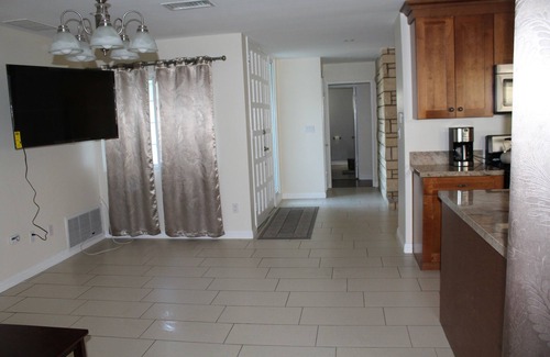Chatsworth House | Fully furnished 3 Bed rooms 2 bath - Hanna place