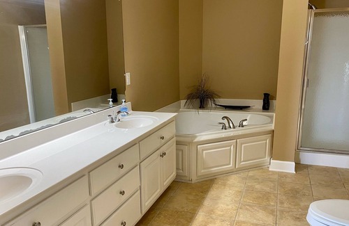 Athens Condo | Fully furnished 3 bedroom luxury condo.
