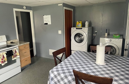 Trotwood House | Fully furnished 3 bedroom 1 bath, cheaper than a hotel rate! Washer and dryer.