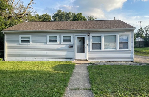 Trotwood House | Fully furnished 3 bedroom 1 bath, cheaper than a hotel rate! Washer and dryer.