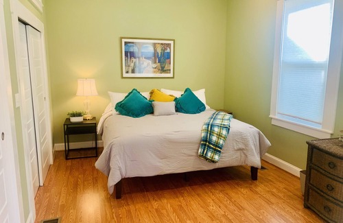 Schnitzelburg House | Fully Furnished, 30 Day Plus in the Heart of German Town, Walk to Everything!