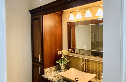 Schnitzelburg House | Fully Furnished, 30 Day Plus in the Heart of German Town, Walk to Everything!
