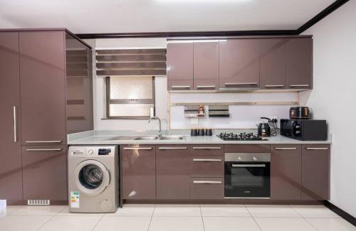 Greater Johannesburg Metropolitan Area Apartment | Fully furnished apartment + UPS.