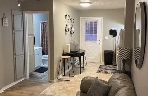 Bluewell Apartment | Fully Furnished Executive Rental 1-Bed 1-Bath Pets Allowed