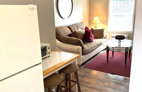 Bluewell Apartment | Fully Furnished Executive Rental 2-Bed 1-Bath Pets Allowed