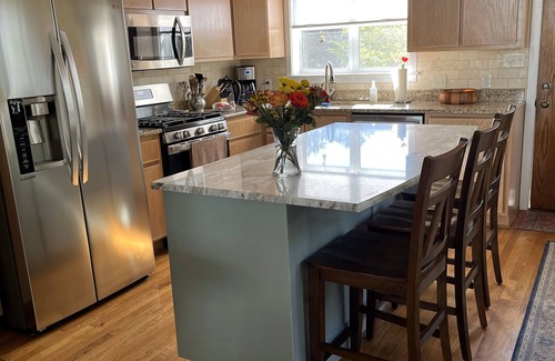 Fairhope House | Fully Furnished - Fairhope Bluff ~ Minimum 31 day stay {available May 1-Dec 31}