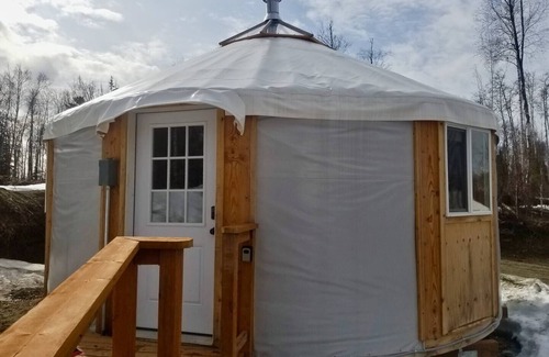 Big Lake House | Fully-furnished Kobuk Yurt 1 🌲 at AK Dogstead