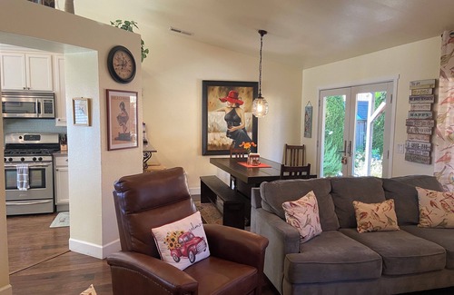 Windsor House | Fully Furnished Long-Term Rental Centrally Located In Sonoma County