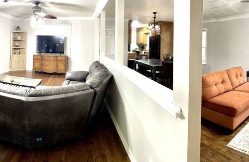 Gadsden House | Fully Furnished Mountain Retreat for Professionals
