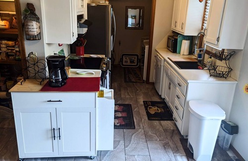 Turners House | Fully furnished+utilities 2/1.5 Duplex with 1 car garage. Pet friendly!