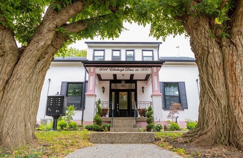 Burlington House | Fully Private 3 bdrm Suite The Winchester