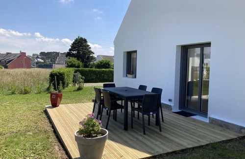 Ploudalmezeau House | Fully renovated house 100m from Portsall harbour and beach