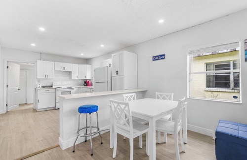 Fort Pierce House | Fully Remodeled 3 bed 1 bath Minutes From The Beach with Retro Arcade!