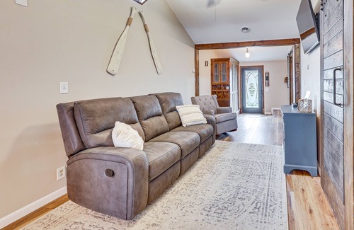 Craig Beach Cottage | Fully Remodeled Cottage: Walk to Lake Milton Beach