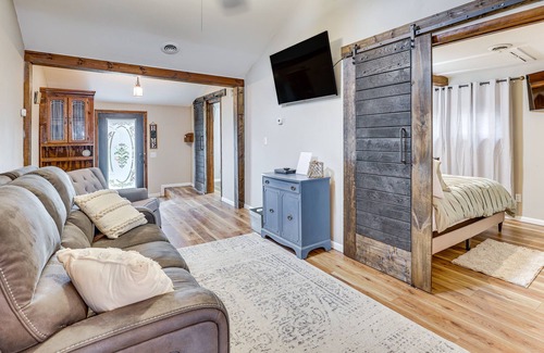 Craig Beach Cottage | Fully Remodeled Cottage: Walk to Lake Milton Beach