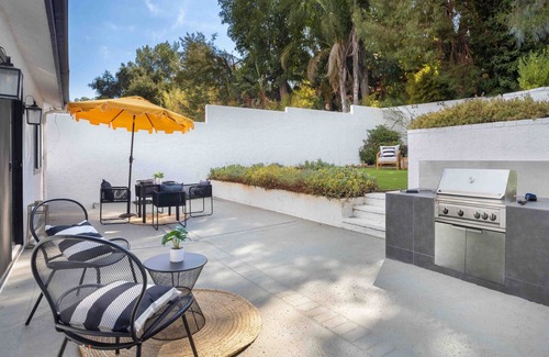 Sunland-Tujunga House | Fully Remodeled Luxury Home - Clear Mountain Views