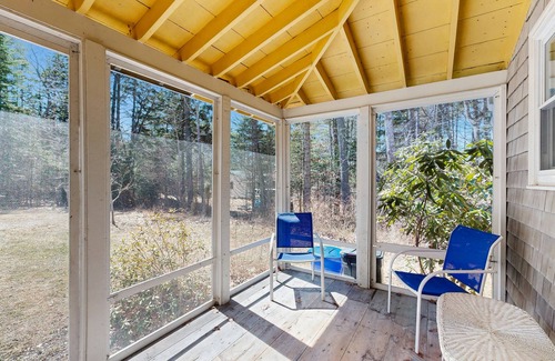 West Boothbay Harbor House | Fully Remodeled Coastal Retreat with Spacious Deck and Dog-Friendly Comfort