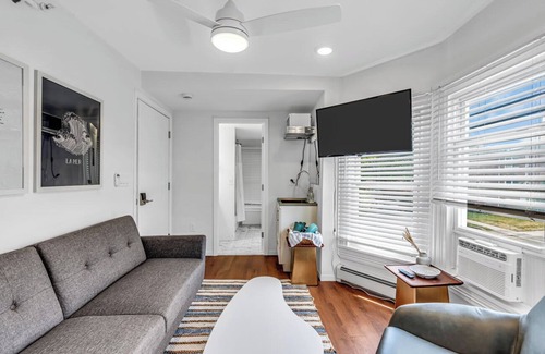 Ocean Grove Apartment | Fully Renovated 1 Bed Room Beach Suite #4