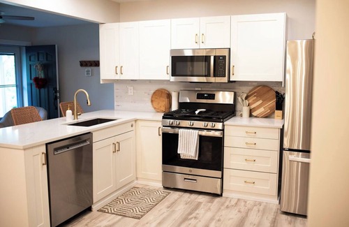 Overland Park House | Fully renovated 4 bedroom home in Downtown Overland Park!