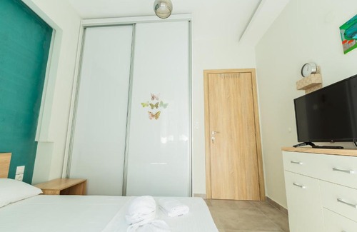 Thessaloniki Apartment | Fully Renovated Apartment For 3 In Thessaloniki