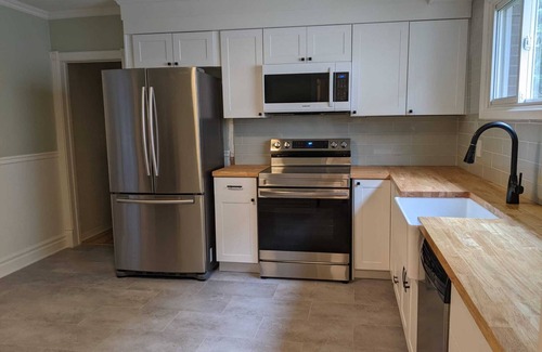 Collingwood House | Fully renovated detached family home in the heart of Downtown Collingwood!