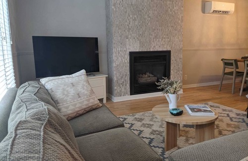 Collingwood House | Fully renovated detached family home in the heart of Downtown Collingwood!