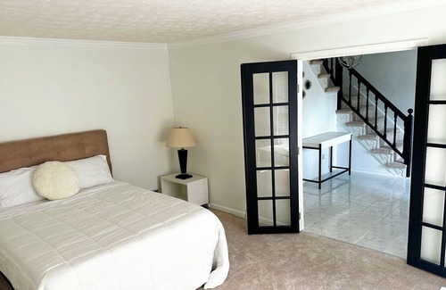 Snellville House | FULLY RENOVATED Luxe 6-Bedroom Haven✨
