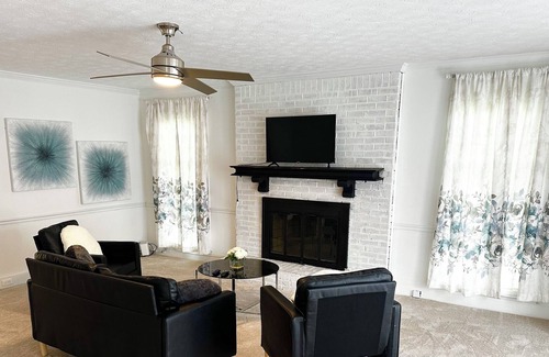 Snellville House | FULLY RENOVATED Luxe 6-Bedroom Haven✨