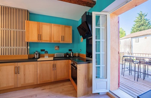 Le Thor House | Fully renovated old mill with heated swimming pool near Isle-sur-Sorgue