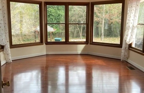 Baldwin House | Fully Restored Country Manor