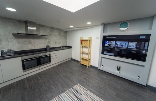 Birmingham Apartment | Fully Serviced Studio Available Close to the City