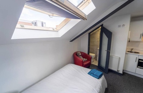 Birmingham Apartment | Fully Serviced Studio Available Close to the City