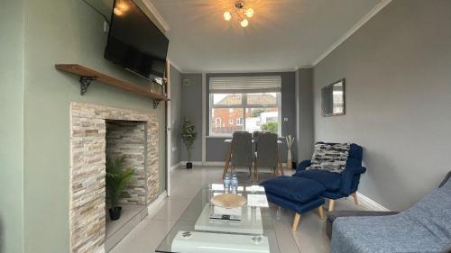 Durham House | Fully Serviced Three Bed House in Durham