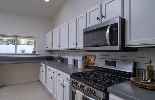 Cortaro House | Fully Updated 4Bedroom House with PRIVATE POOL & HOT TUB-Close to Sombrero Peak!