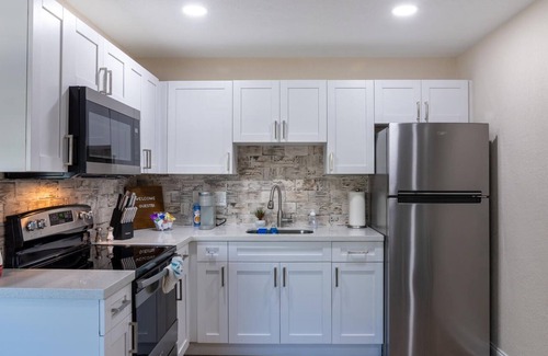 Clearwater Villa | Fully Updated! Dunedin/Clearwater Cottage!