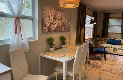 Gainesville House | Fun 2 bedrm house.Free parking, family ok, Gator games