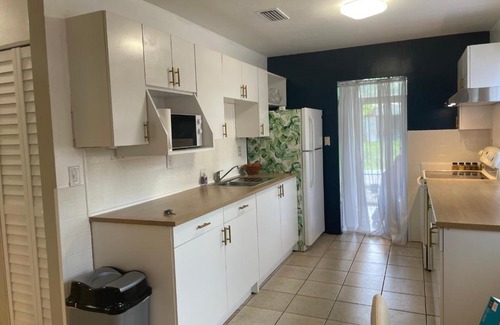 Gainesville House | Fun 2 bedrm house.Free parking, family ok, Gator games