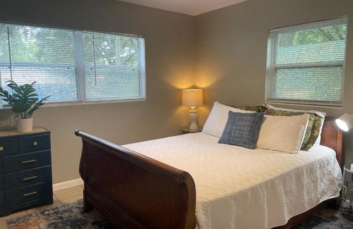 Gainesville House | Fun 2 bedrm house.Free parking, family ok, Gator games