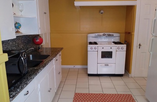 Monte Vista Apartment | FUN! 3 miles to DT/Riverwalk, nr Trinity U, The Pearl, Fort Sam, In Monte Vista