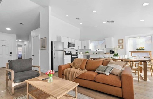 North Las Vegas House | Fun 6-Bedroom Getaway with Pool,Pool Table & more!
