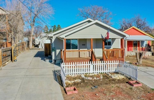 Berkley House | Fun and Affordable Dual Bedroom Lower Unit in Vibrant Denver