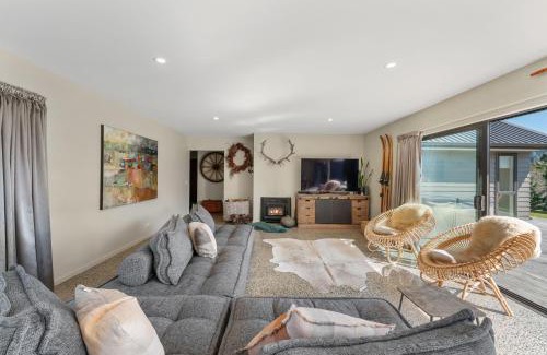 North Island House | Fun and Falls Haven - Mangakino Holiday Home