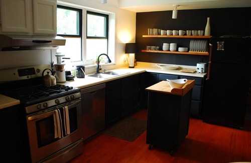 Colchester House | Fun and Relaxation at The River Cottage!