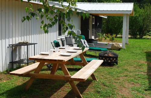 Colchester House | Fun and Relaxation at The River Cottage!