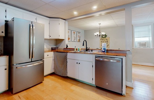 Lake Luzerne-Hadley House | Fun cottage in town, near lake w/game room