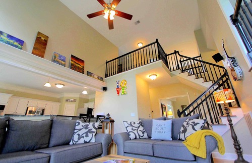 Brentwood House | FUN COUNTRY in the MuSiC CiTy BRENTWOOD
