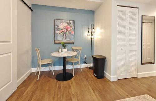 Downtown Jacksonville Apartment | Fun Cozy Apts - 1 25 Mile Walk to TIAA Bnk Fld