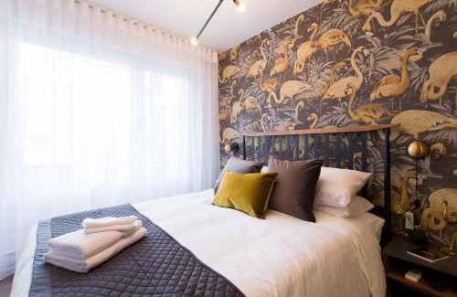 Little Italy Apartment | Fun & Funky Little Italy Studio with Full Kitchen by Den Stays