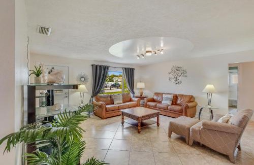 Caloosahatchee House | Fun In The Sun: Canal Access