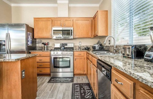 MacDonald Ranch House | Fun in the Sun - Luxury 4BR Vegas Home w Pool!